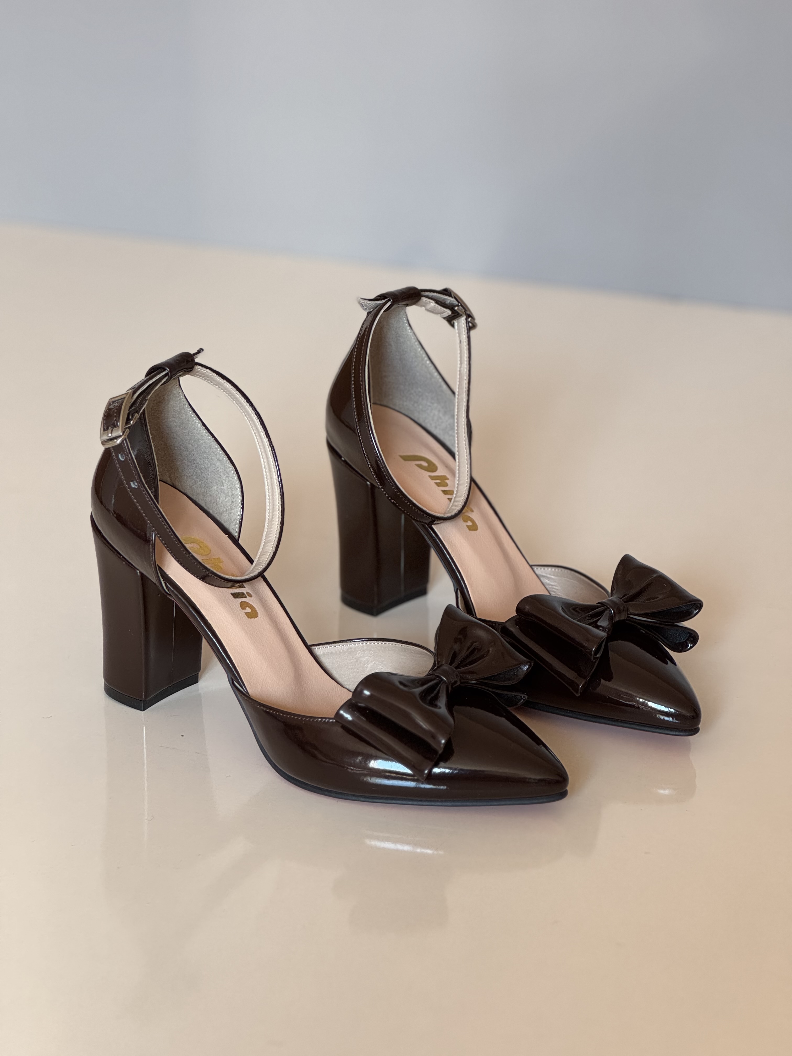 کفش پاپیونی عروسکی قهوه ای ورنی