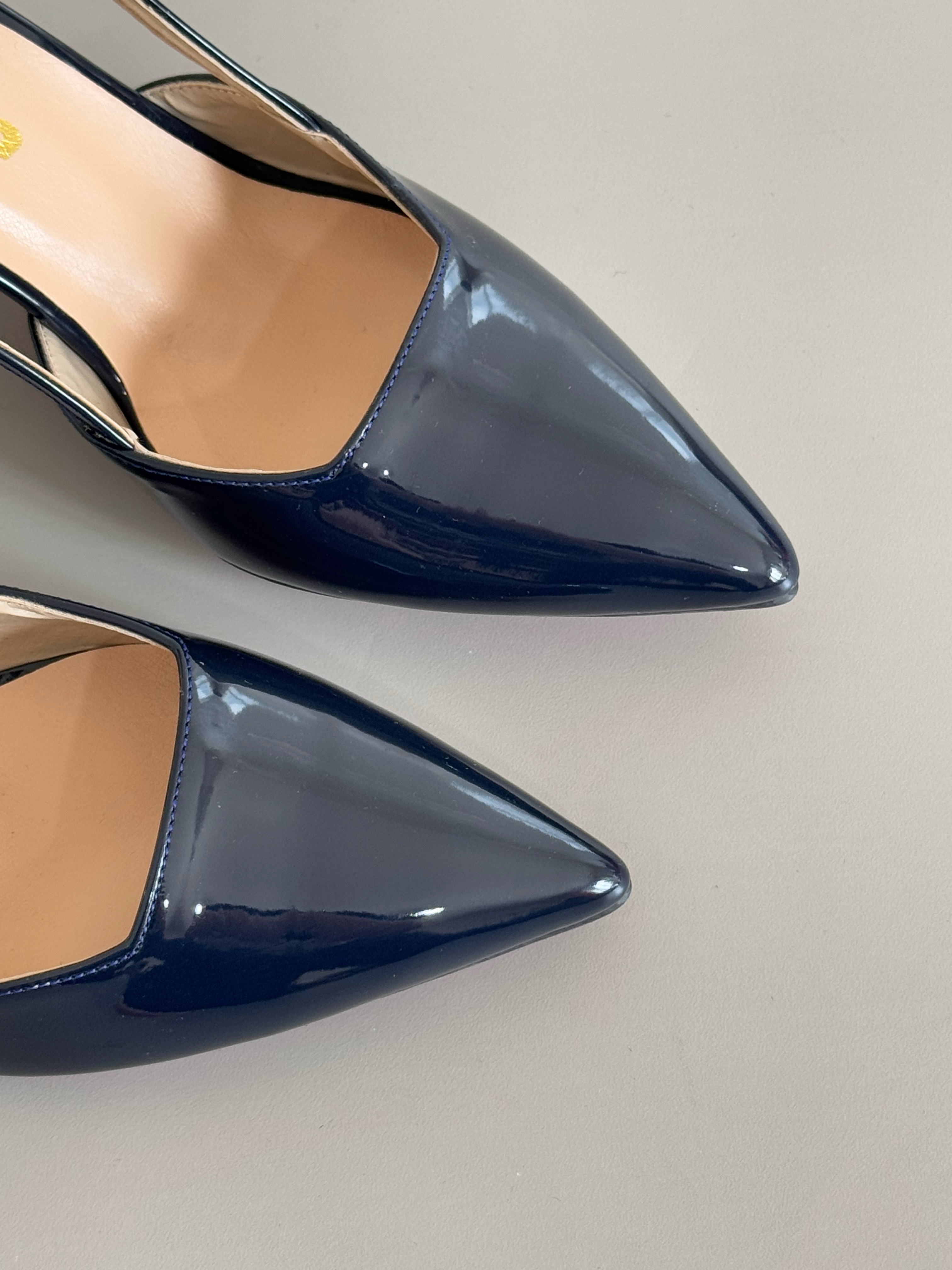 کفش مجلسی پاشنه دار سرمه ای