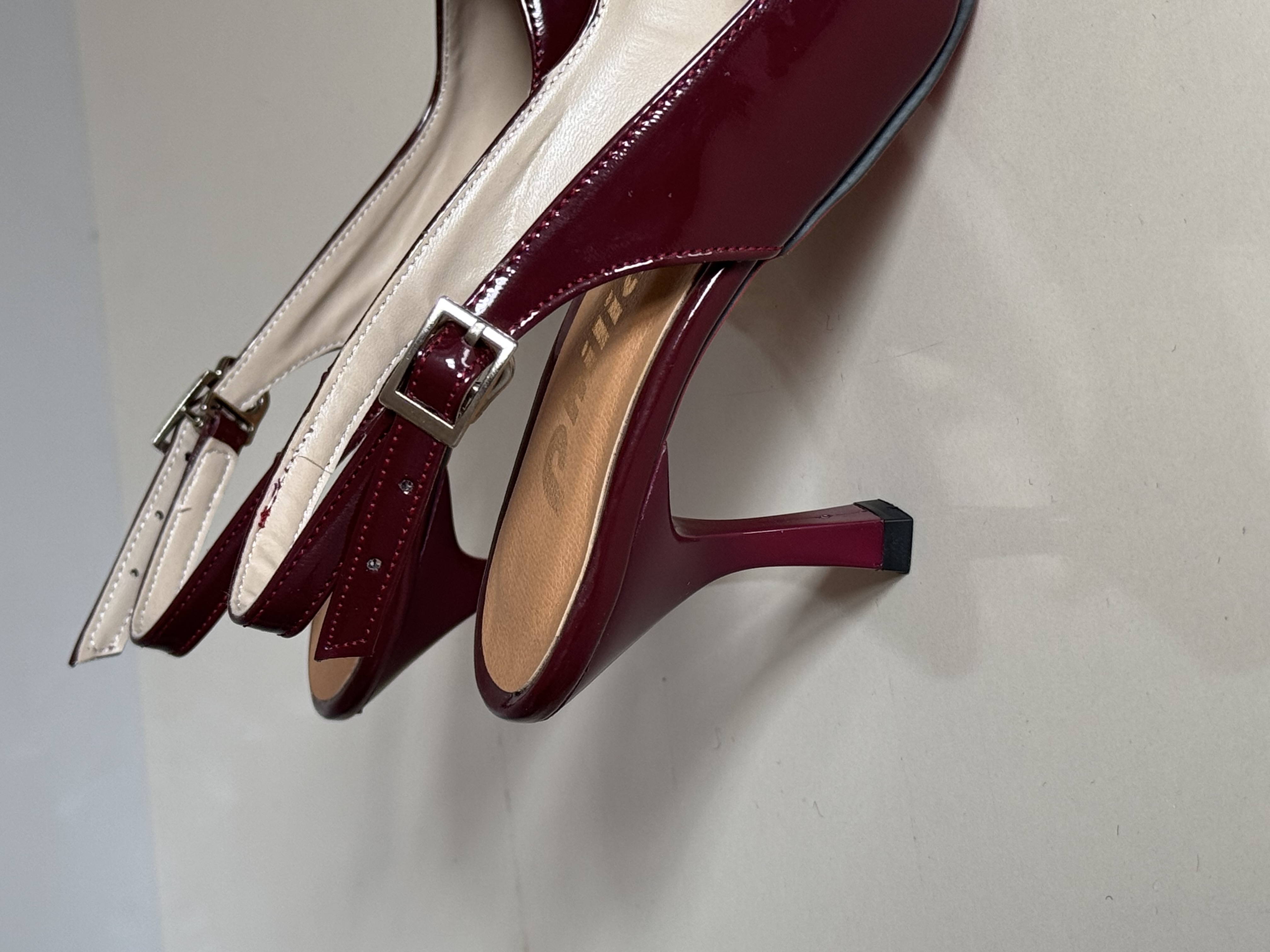 کلاسیک پاشنه باریک