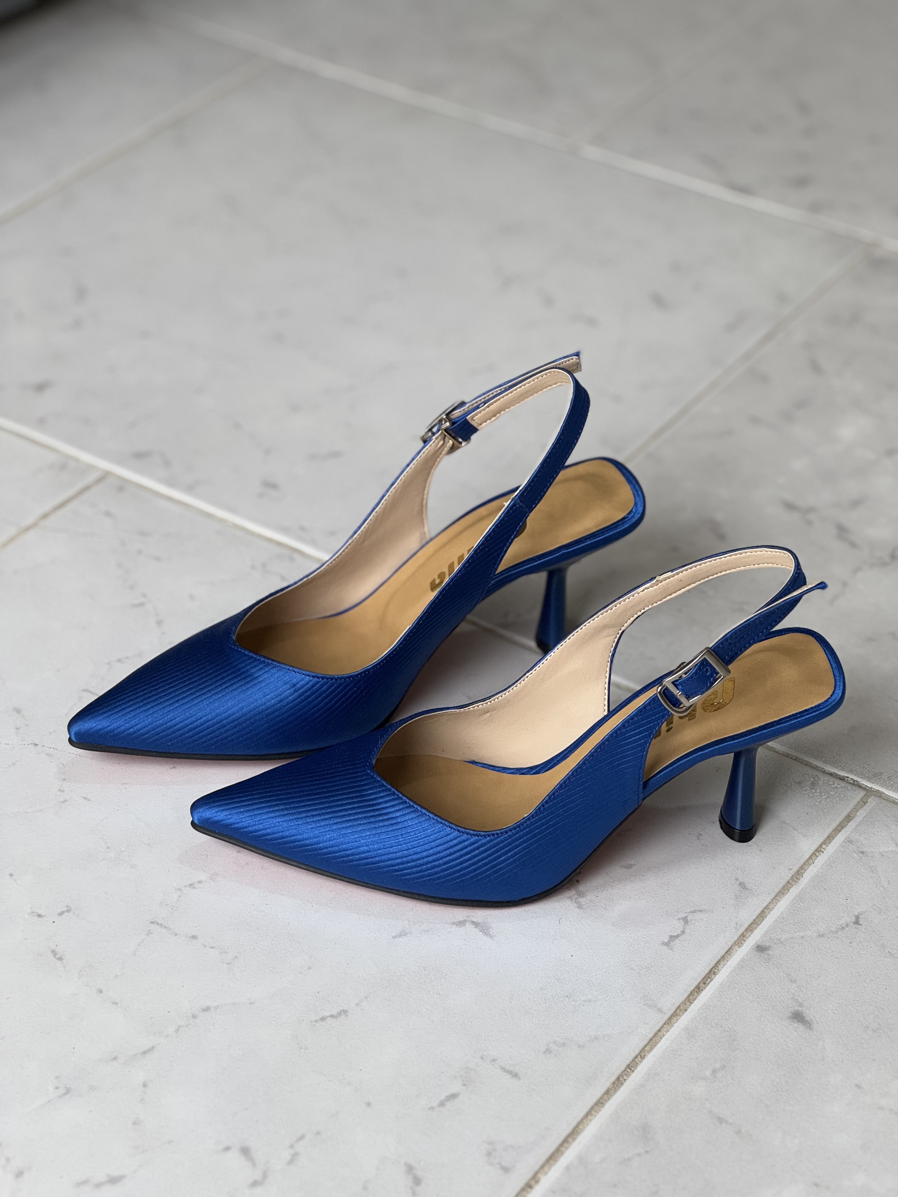 کفش ساتن خط دار کاربنی