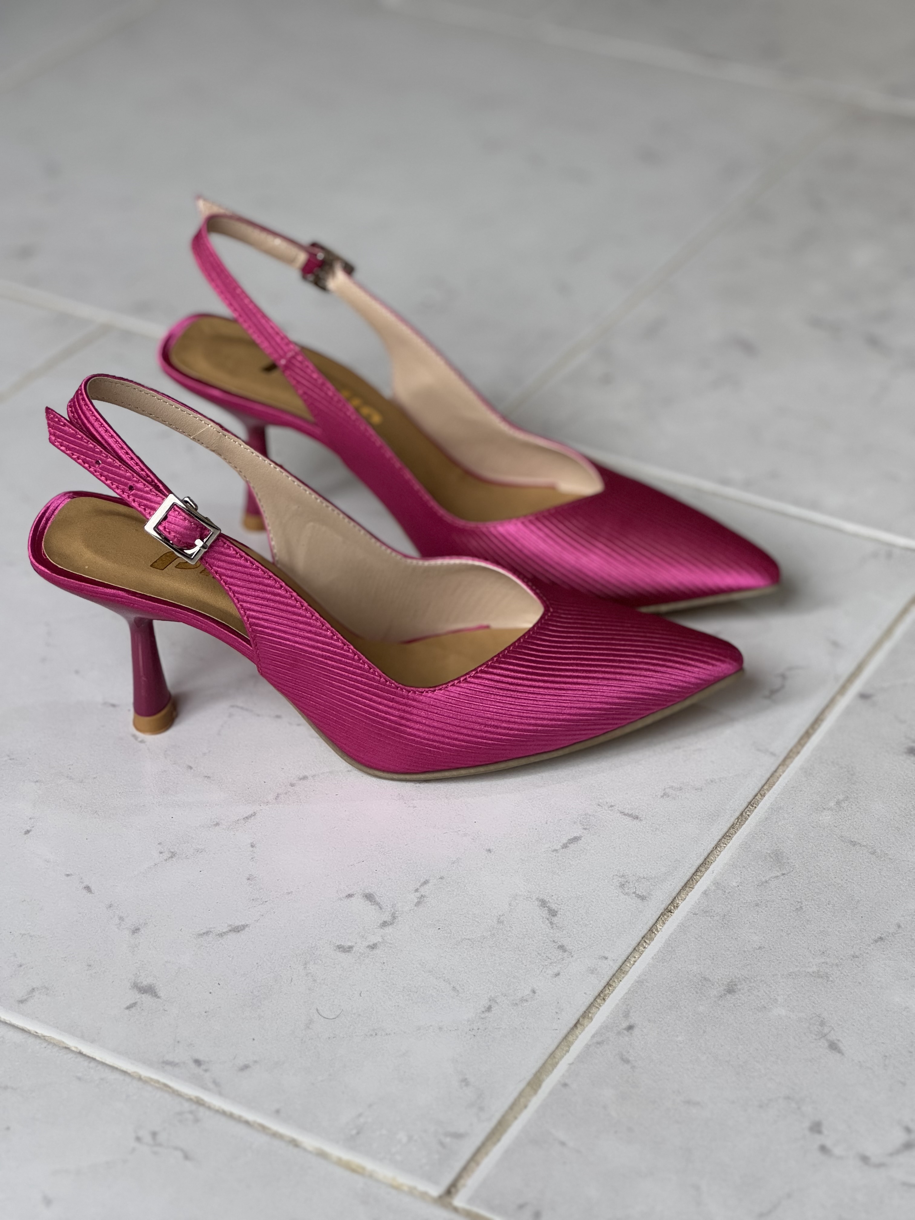 کفش ساتن خط دار سرخابی