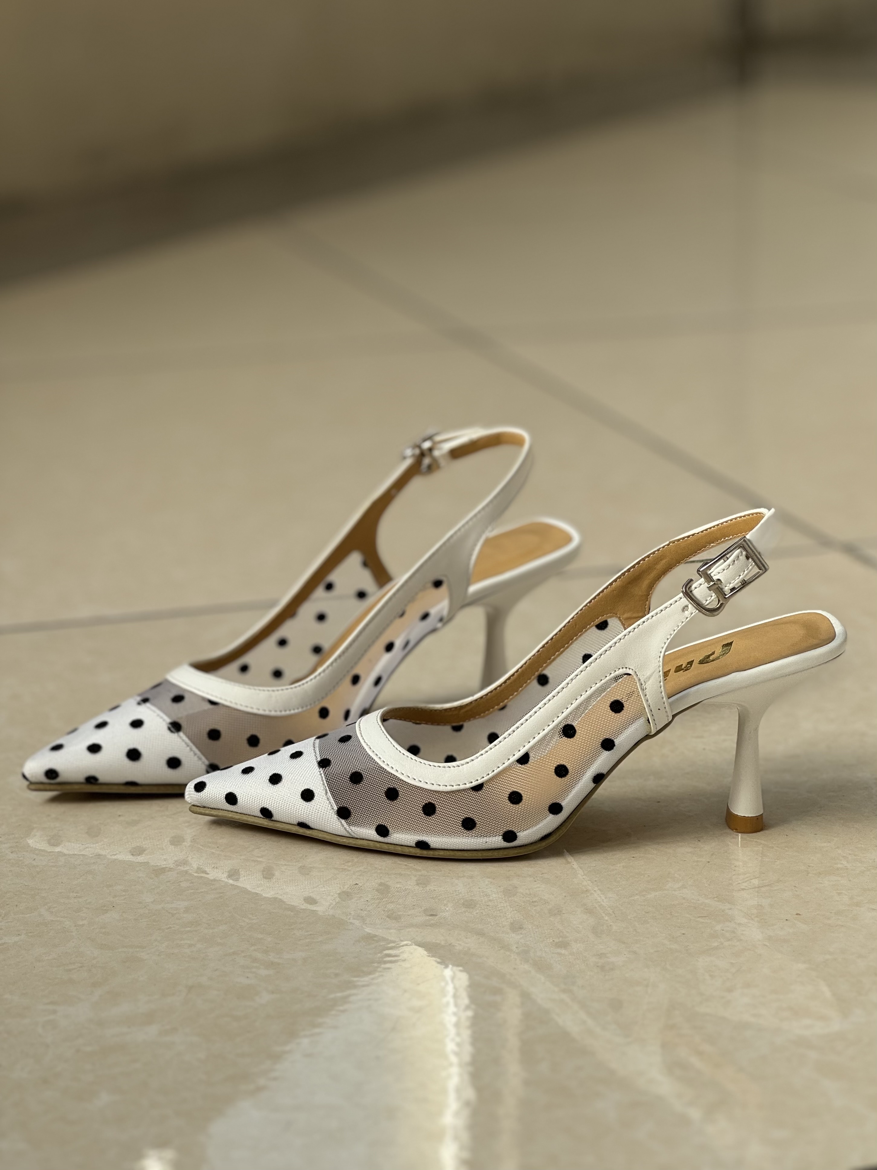 کفش توری سفید