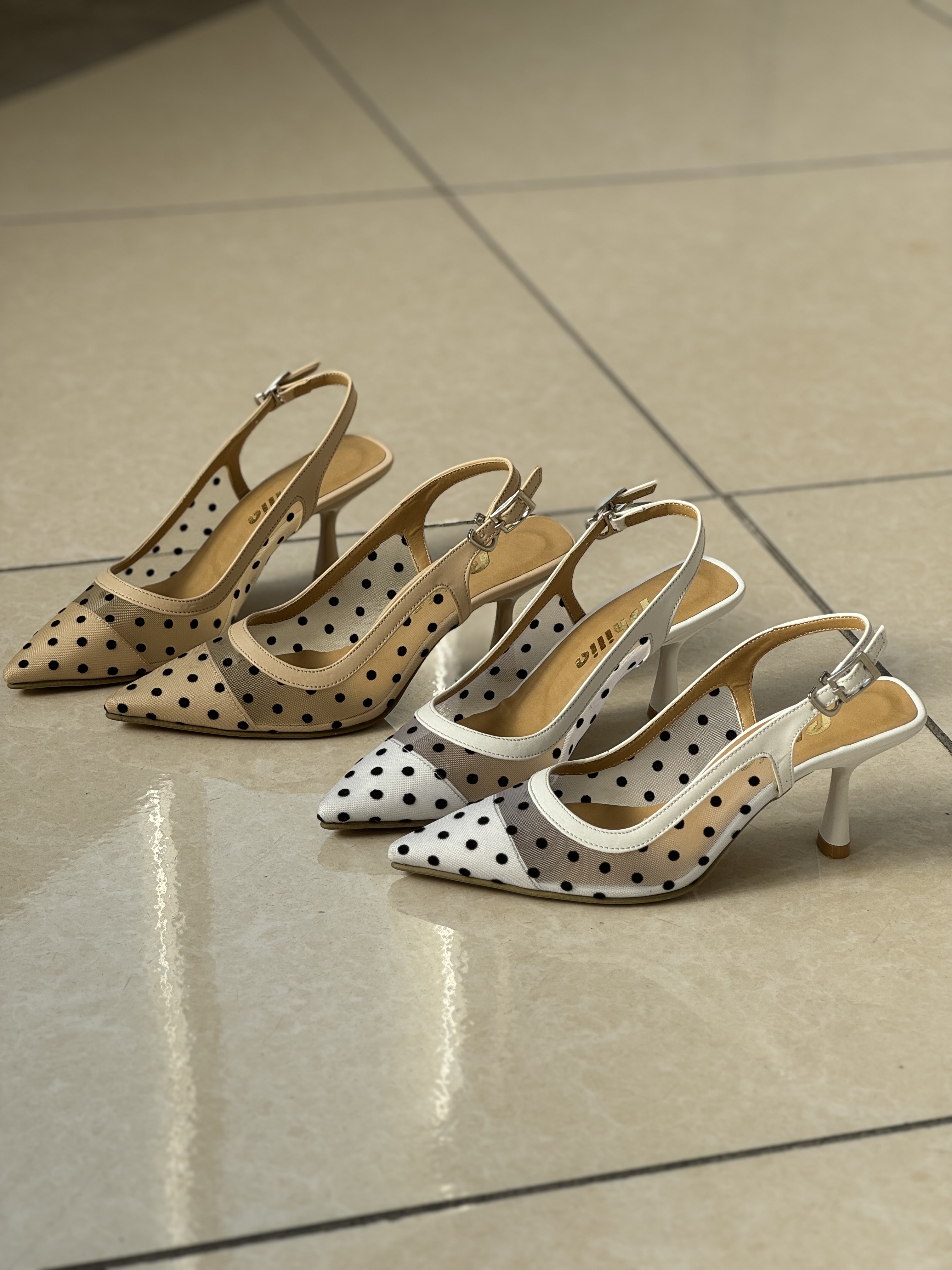 کفش خال خالی