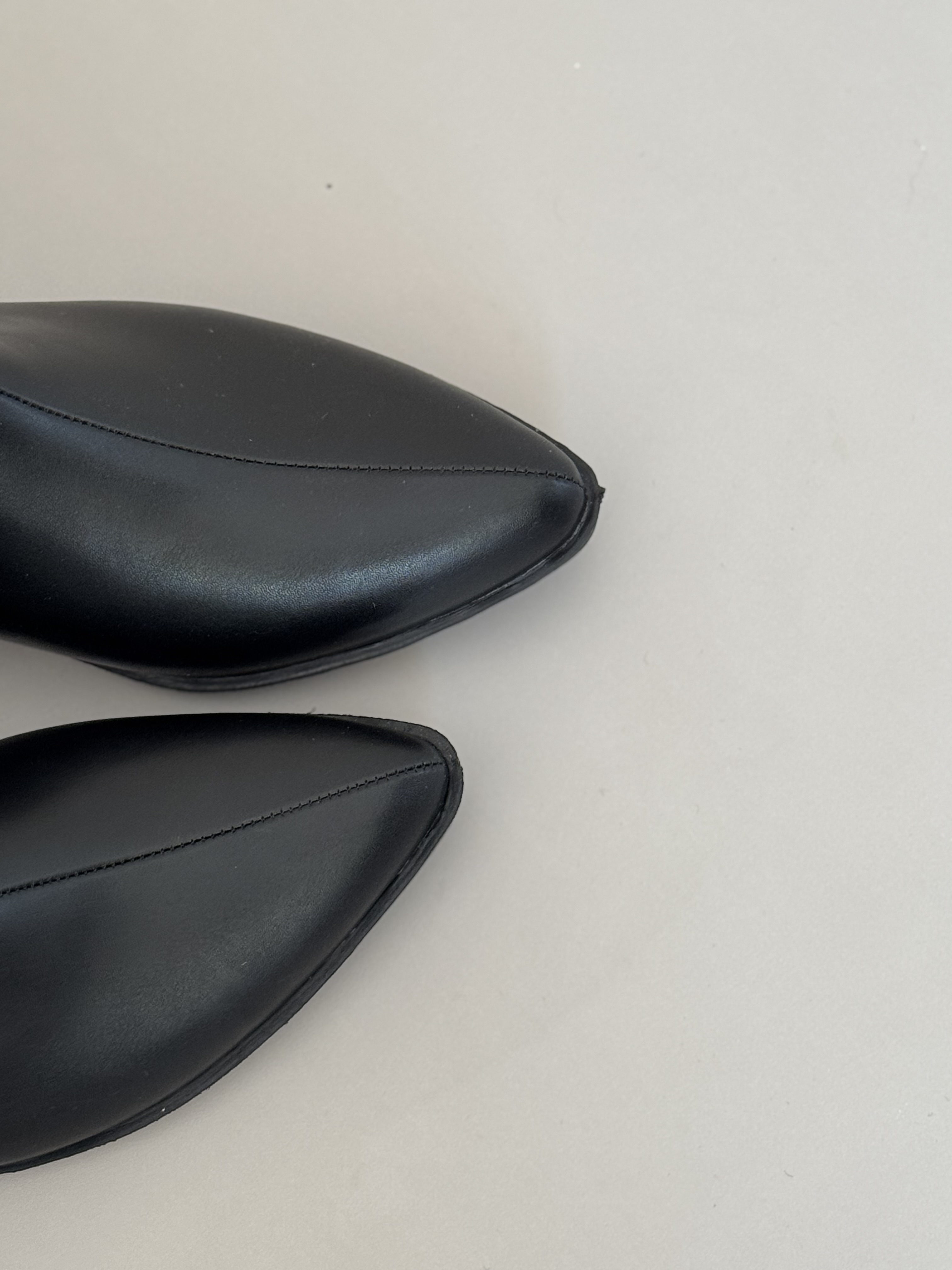 نیمبوت مشکی